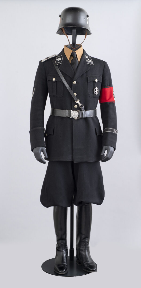SS-Totenkopfverbände Uniform - Image 3