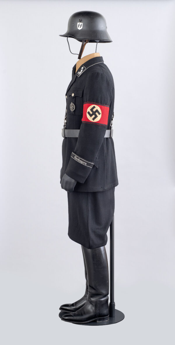 SS-Totenkopfverbände Uniform - Image 7
